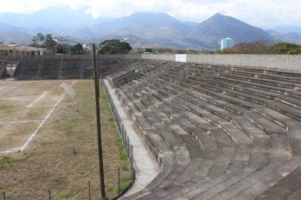 FOTOS: Así se se encuentra el estadio de La Paz, mismo que será remodelado