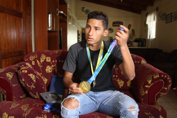 Edwin Rodríguez y los 'niños maravillas' destacados de las reservas del Olimpia en la última generación