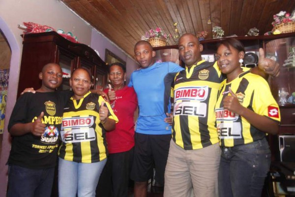 Buba López y su historia: El apodo, su primer equipo y todo lo que tienes que saber del mejor portero de la Nations League