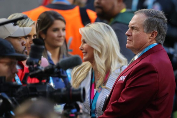 Fotos: Homenaje a Kobe Bryant, bellezas y colorido previo al Super Bowl de Miami