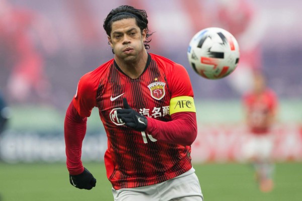 Fichajes Europa: Alerta Barcelona por ida de cracks; bomba de Mbappé en la Premier League y Sergio Ramos