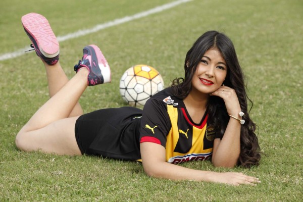 Bella Siloet, entre su admiración por Lionel Messi y el amor por Real España