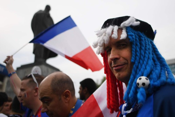 ¡AMBIENTAZO! Así se vive la previa de la final del Mundial Francia-Croacia