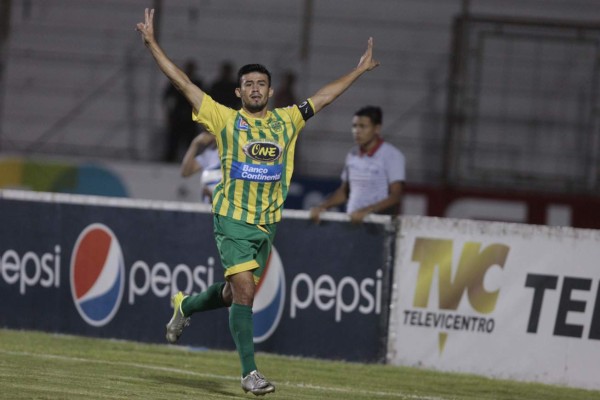 'Nos estamos rompiendo el cu... para que este hijo de pu... se venga a cag...'