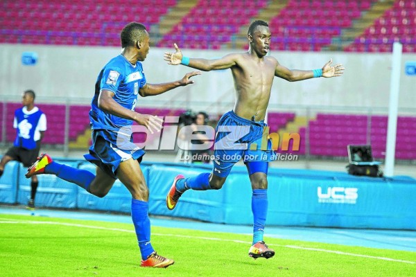 El álbum imperdible de Alberth Elis, el nuevo jugador del Monterrey de México