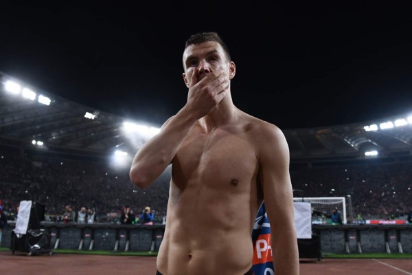 Lo que no se vio en TV: Eufórica celebración de Liverpool y Salah consuela a sus excompañeros