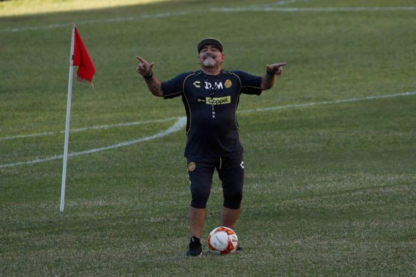Desvelo, exigencias y reunión con un referente: Así está Maradona a un día de su debut con Dorados