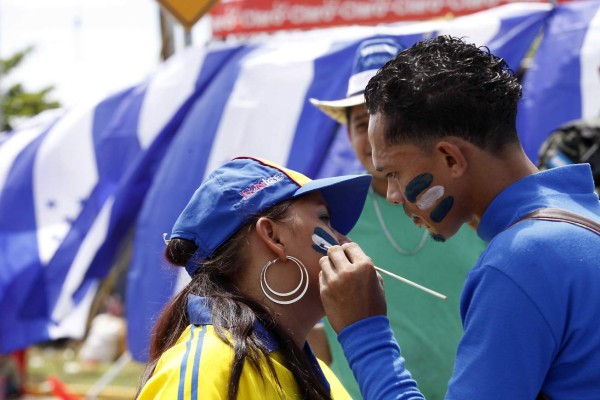 FOTOS: Así está el ambiente para el juego Honduras-Canadá en el estadio Olímpico