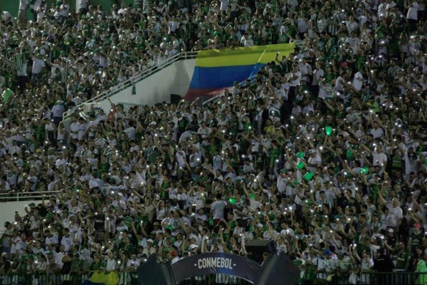 El Chapecoense vibró con sus 'hermanos' de Colombia en la final esperada