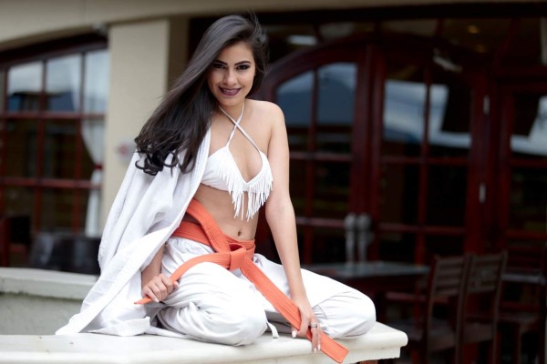 Las espectaculares fotos de Alejandra Rubio, la judoca hondureña que roba suspiros