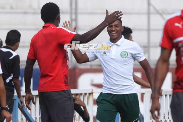 CURIOSO: La camisa de Alexander Aguilar, las gradas del Morazán y Castellón&nbsp;&nbsp;