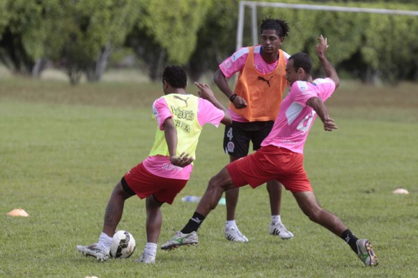 FOTOS: Costly se prepara al máximo para debut con Olimpia