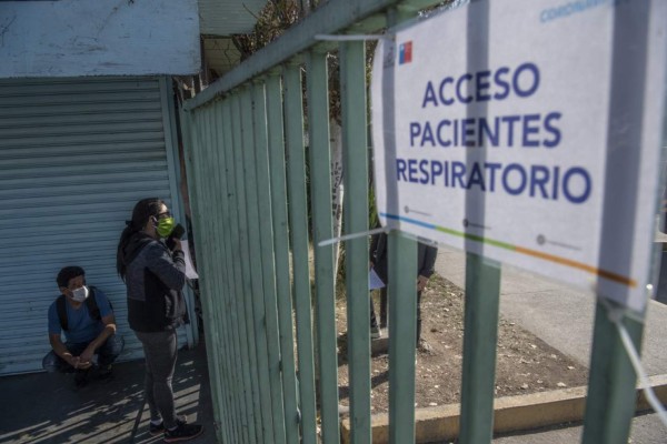 Coronavirus: Fueron sorprendidos con récord de muertos y empezaron a cavar miles de tumbas