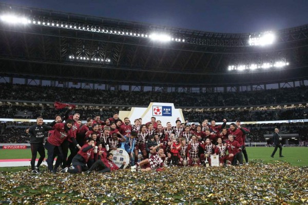 Emotiva despedida: David Villa se retira del fútbol siendo campeón en Japón y junto a Iniesta