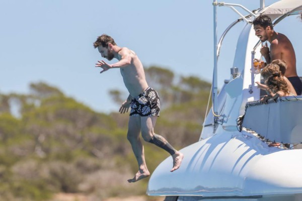 FOTOS: Así pasan vacaciones los cracks del Barcelona; Messi y Antonella la rompen