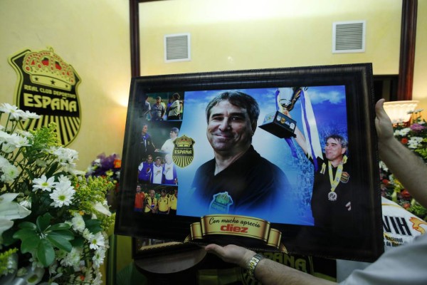 Así es el velatorio de Mario Verdial en San Pedro Sula