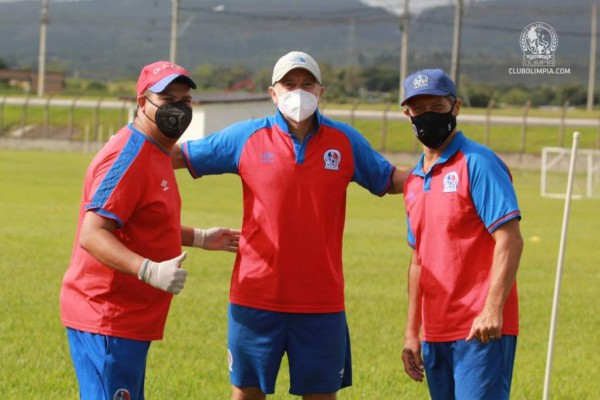 Con nuevo 'look' de Deiby Flores y estrictas medidas de bioseguridad: Las imágenes curiosas del inicio de pretemporada de Olimpia