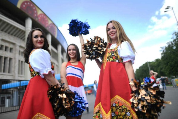 ¡Solo bellezas! Alemanas y mexicanas se roban las miradas en el Luzhniki Stadium