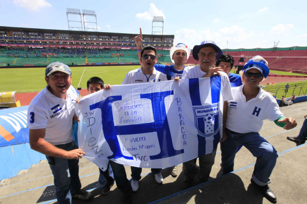Gran Ambiente previo al Juego entre Honduras VS USA.