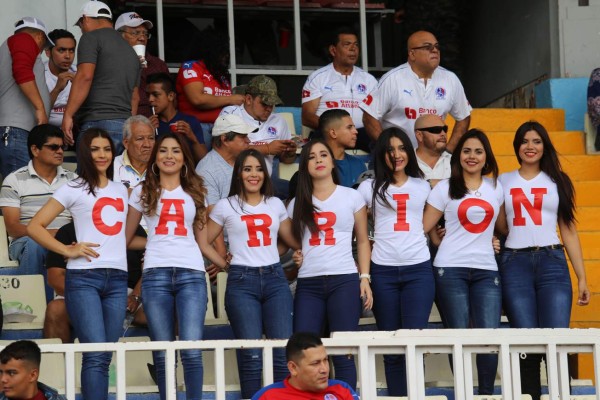 ¡LINDURAS! Los clásicos en Honduras se llenaron de mujeres preciosas