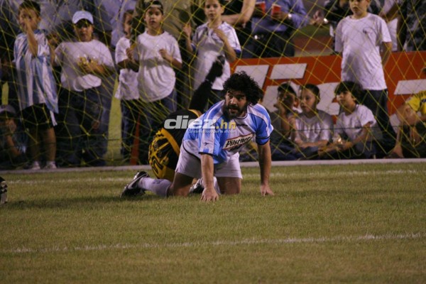 ¡Hotel y camisa de Motagua! El día que Diego Maradona visitó el Estadio Olímpico