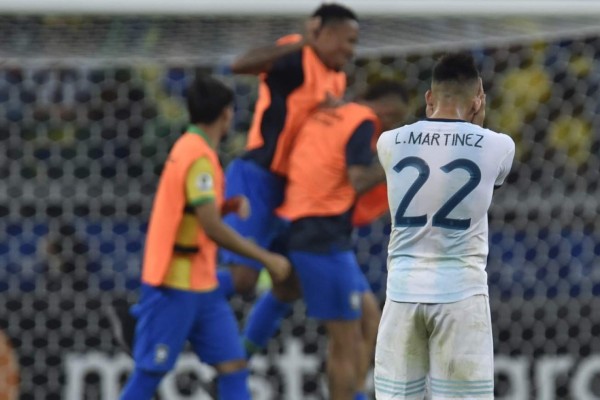 Dramático: Las dolorosas imágenes de Messi y jugadores de Argentina tras ser eliminados por Brasil en Copa América