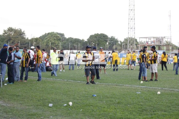 Llantos, algarabía, violencia y heridos; lo que no se vio de las semifinales en Honduras