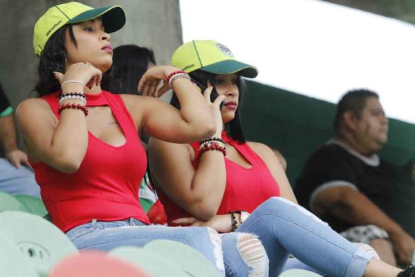 ¡MUÑECAS! Las chicas que embellecieron la previa del Marathón-Vida