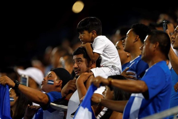 ¿No lo viste? Qué gesto hizo que Amado Guevara explotara y a quién saludó Pinto