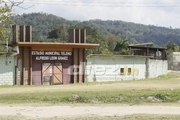 Así luce el descuidado estadio Alfredo León Gómez de la ciudad de Tela