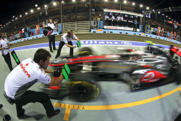 F1: Hamilton logra pole en Singapur.