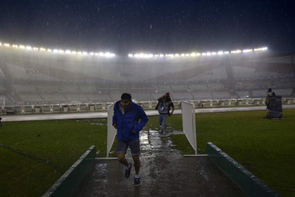 Argentina-Brasil: Las fotos del estadio Monumental inundado