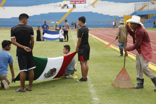 EN FOTOS: Así se vive en San Pedro Sula el Honduras-México