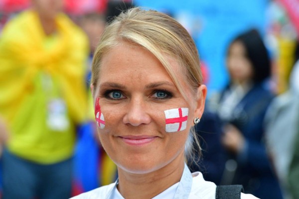 Hermosas colombianas se roban el show en los octavos ante Inglaterra