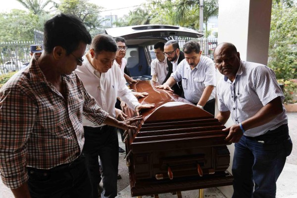 FOTOS: Así fue el último adiós al entrenador hondureño Edwin Pavón