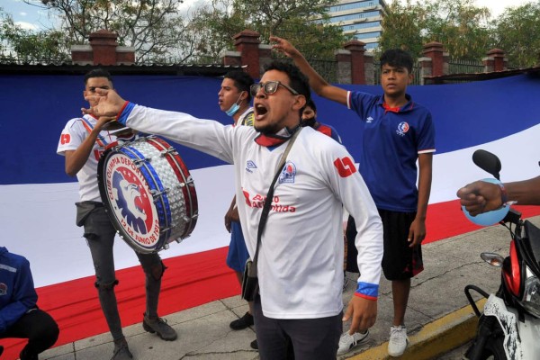 ¡Impresionante caravana! Afición del Olimpia se desborda y celebró a lo grande los 109 años de historia