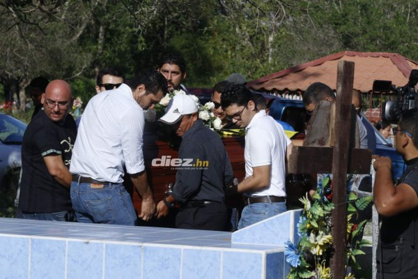 El doloroso y último adiós a Hernán García rodeado de familia, amigos y gente de fútbol