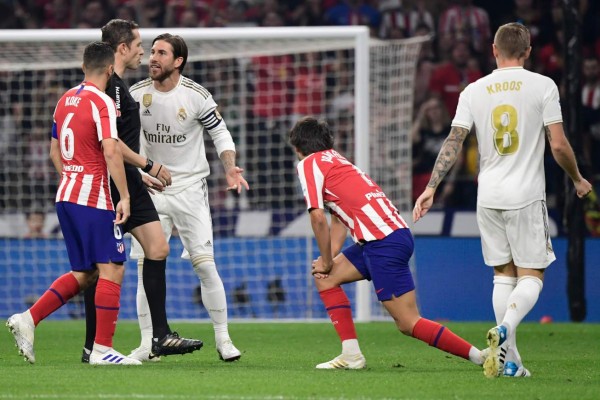 FOTOS: El homenaje y el consentido de Fabián Coito en el derbi Atlético - Real Madrid