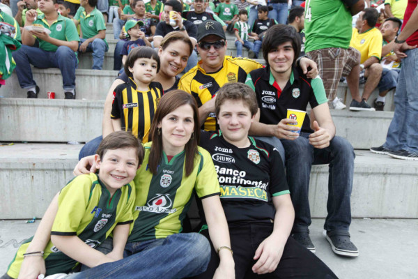 El ambiente en el clásico Marathón vs Real España