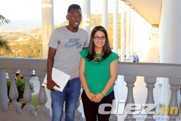 Así es la vida del delantero Alberth Elis en la Universidad