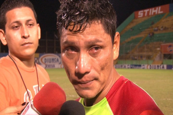 Los rostros de tristeza en Marathón tras derrota ante Olimpia