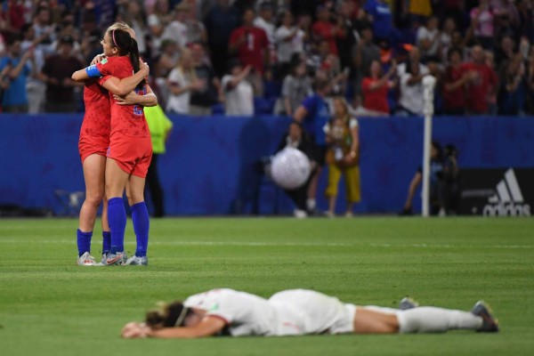 No se vio en TV: El desconsuelo de las jugadoras de Inglaterra tras perder contra Estados Unidos&nbsp;&nbsp;