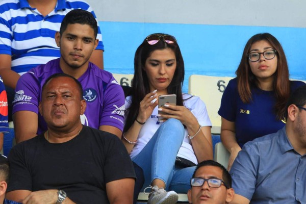 ¡Las bellezas que llegaron a ver el clásico Olimpia-Motagua!