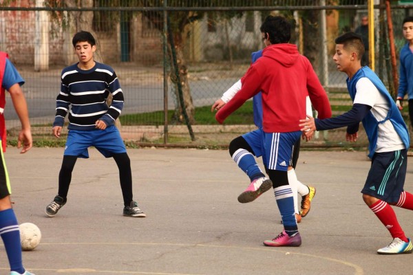 Las 21 reglas del fútbol callejero que nadie olvida