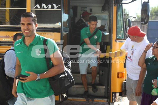 EN FOTOS: Siguatepeque vibra con visita de Olimpia y el humilde autobús en que llegó Real de Minas