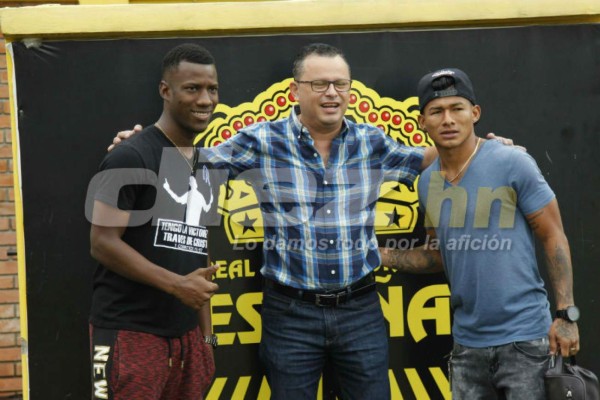 Entre regalos, jugando billar y muchas sonrisa se entrenó el Real España