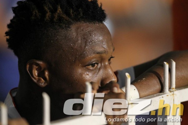 NO VISTE EN TV: El festejo del Olimpia y la bengala en el césped&nbsp;&nbsp;