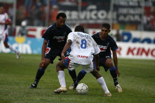 Fotos memorables de los clásicos Olimpia-Motagua