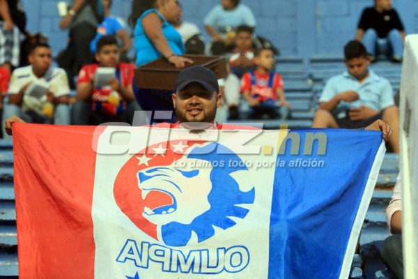 LO QUE NO VISTE EN TV: Relajos en las afueras del Nacional y el baile de Álvarez
