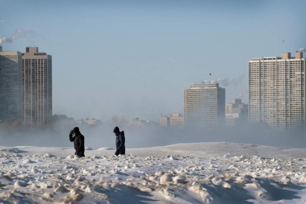 Las impresionantes imágenes que deja el vórtice polar que azota a Estados Unidos